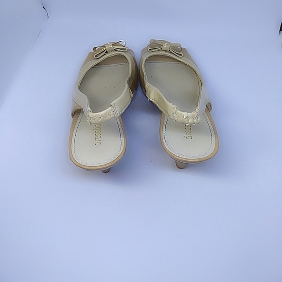Womens Golden Heels w/ Bows Size 10 - Picture 4 of 8